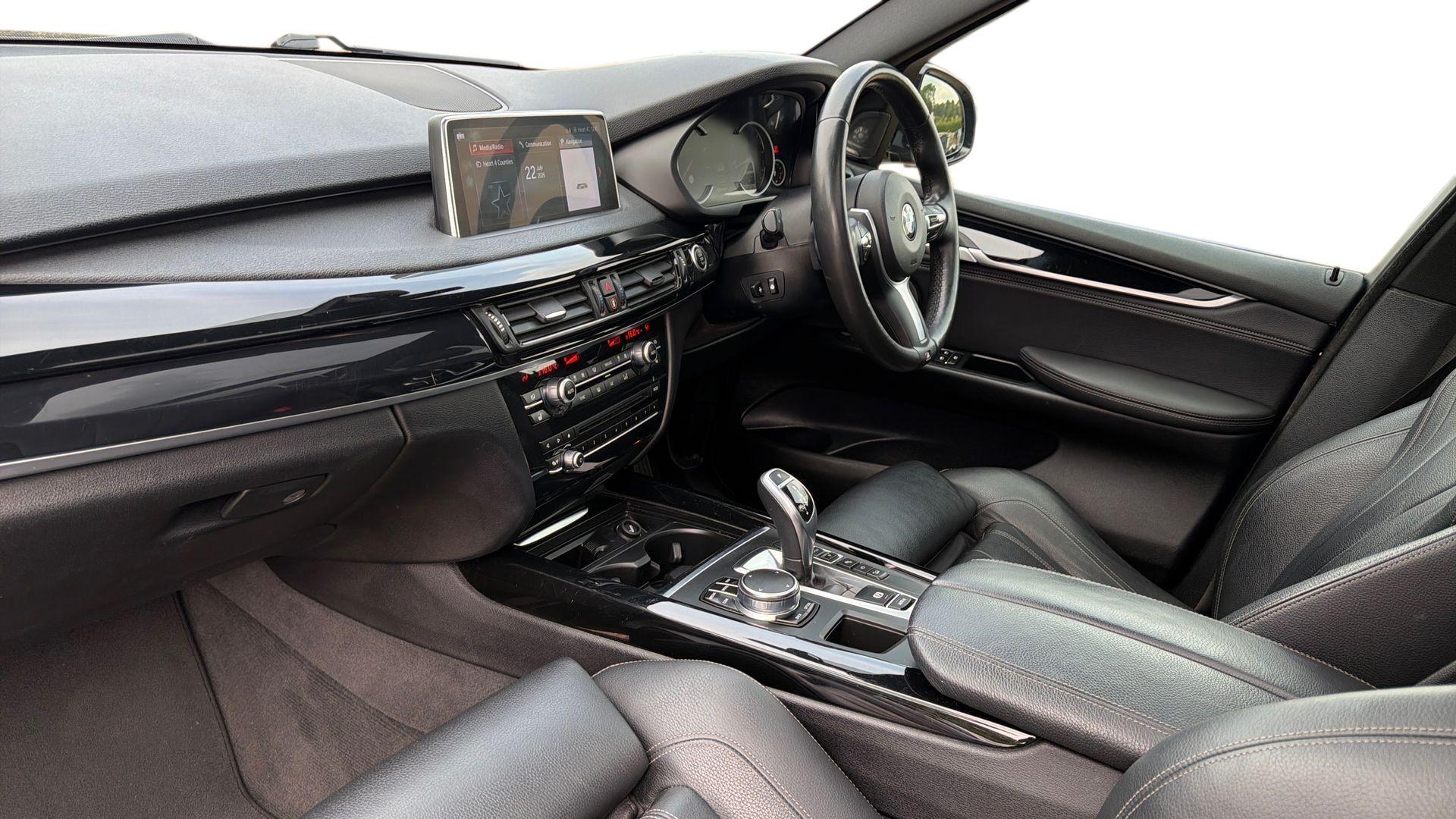 BMW X5 view 7