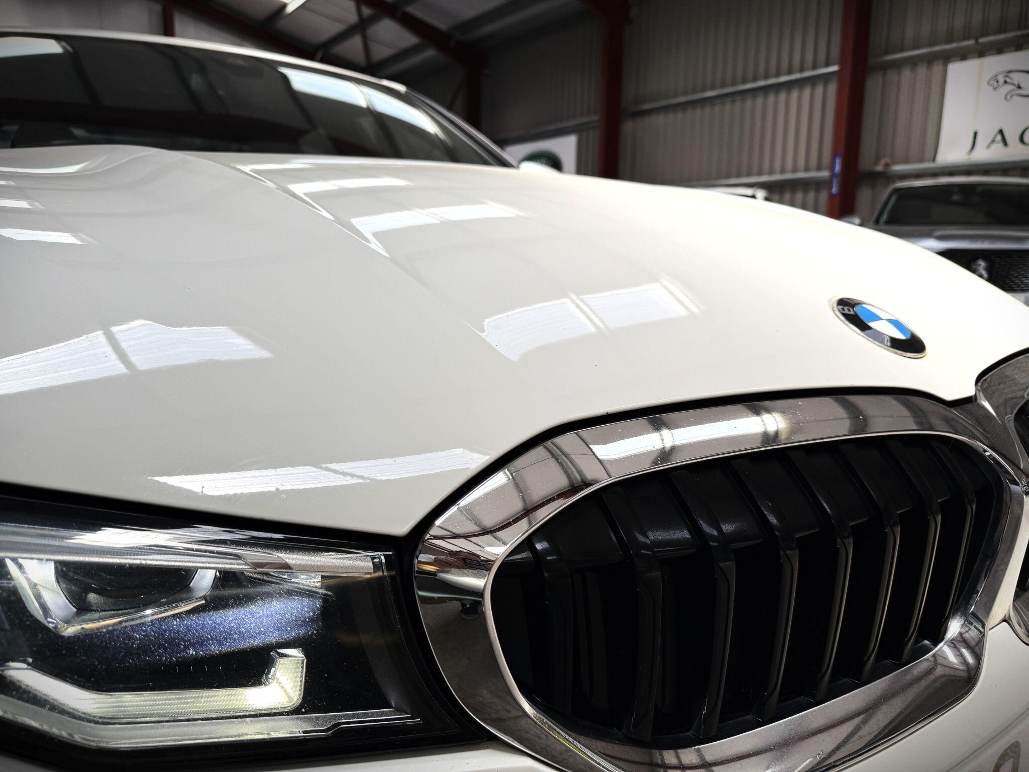 BMW 3 Series view 17