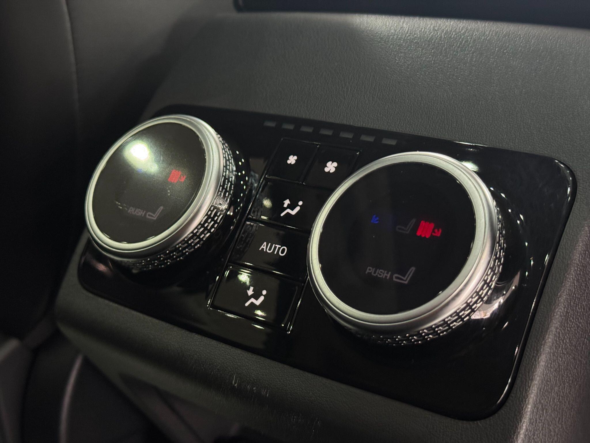 Jaguar I-Pace view 36