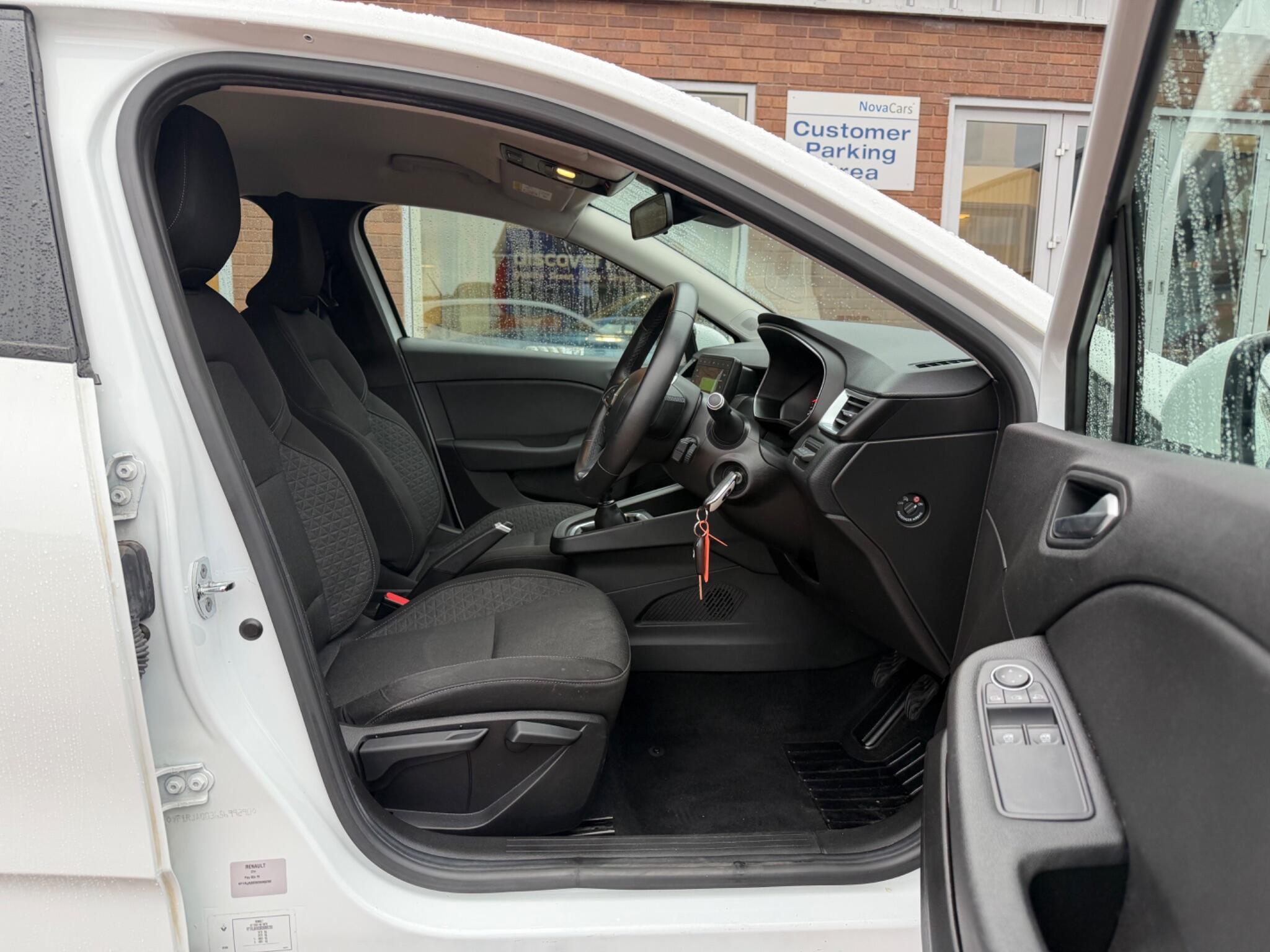Renault Clio view 6