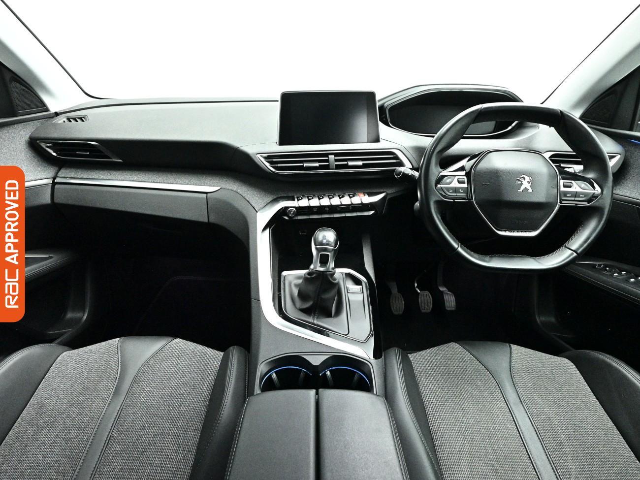Peugeot 3008 view 2