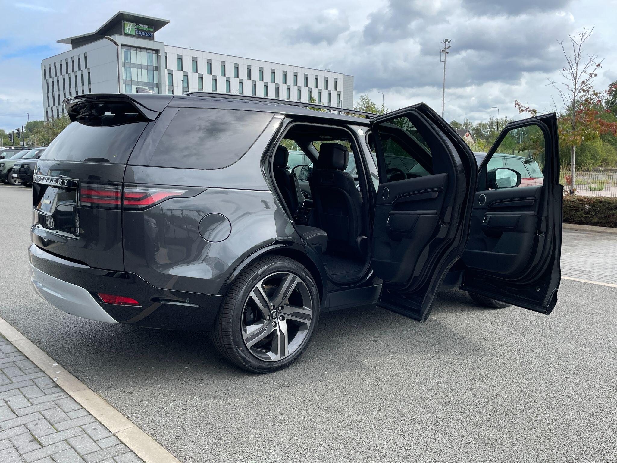 Land Rover Discovery view 39