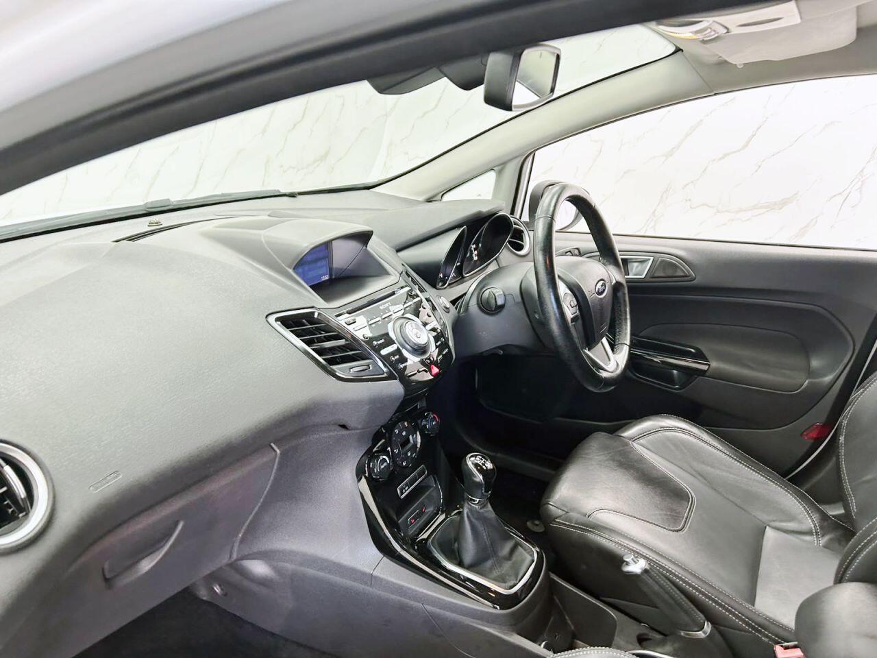 Ford Fiesta view 14