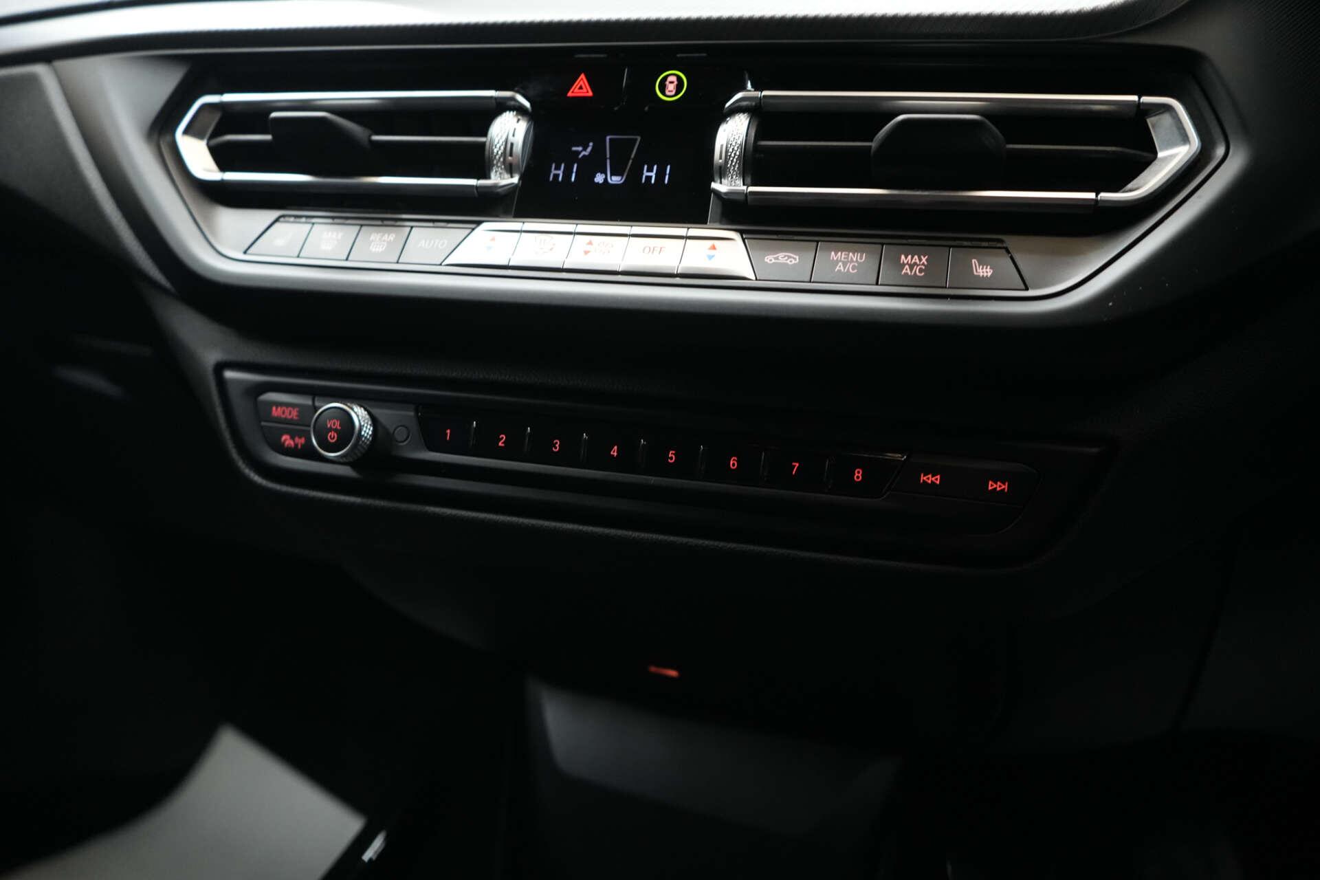 BMW 1 Series view 38