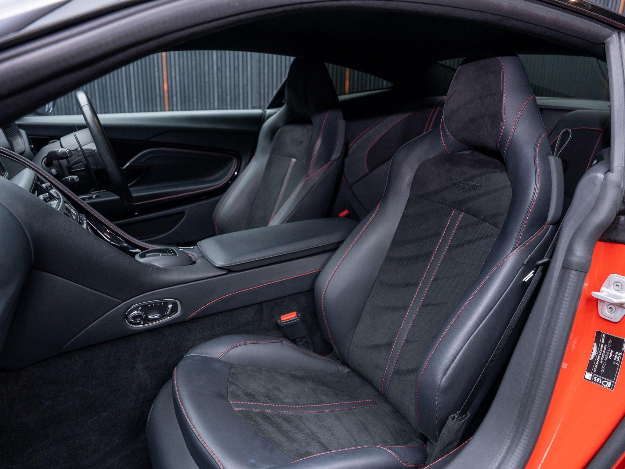 Aston Martin DB11 view 31