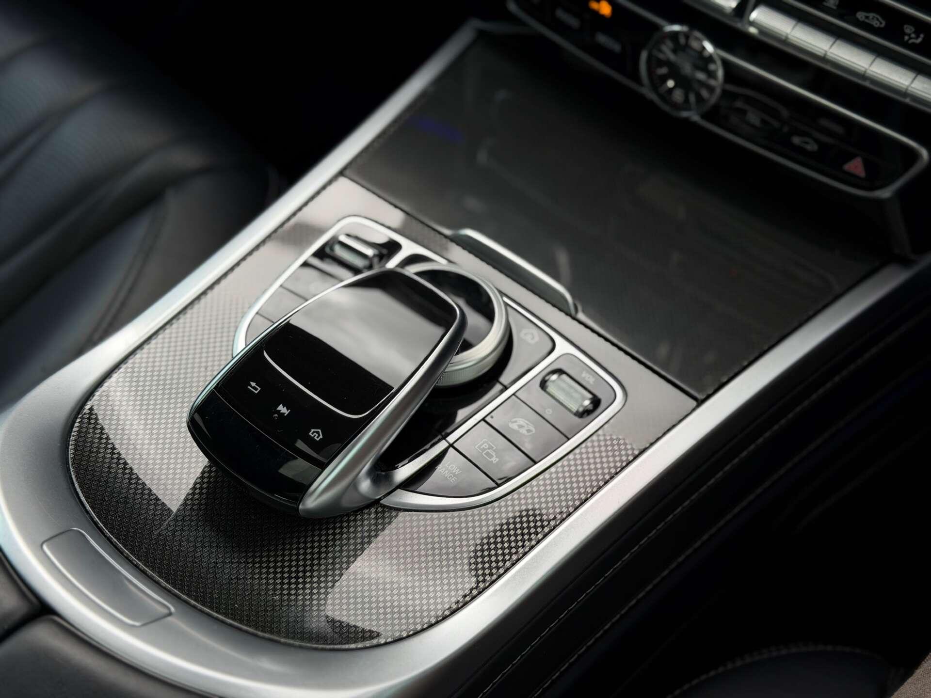 Mercedes-Benz G-Class view 42