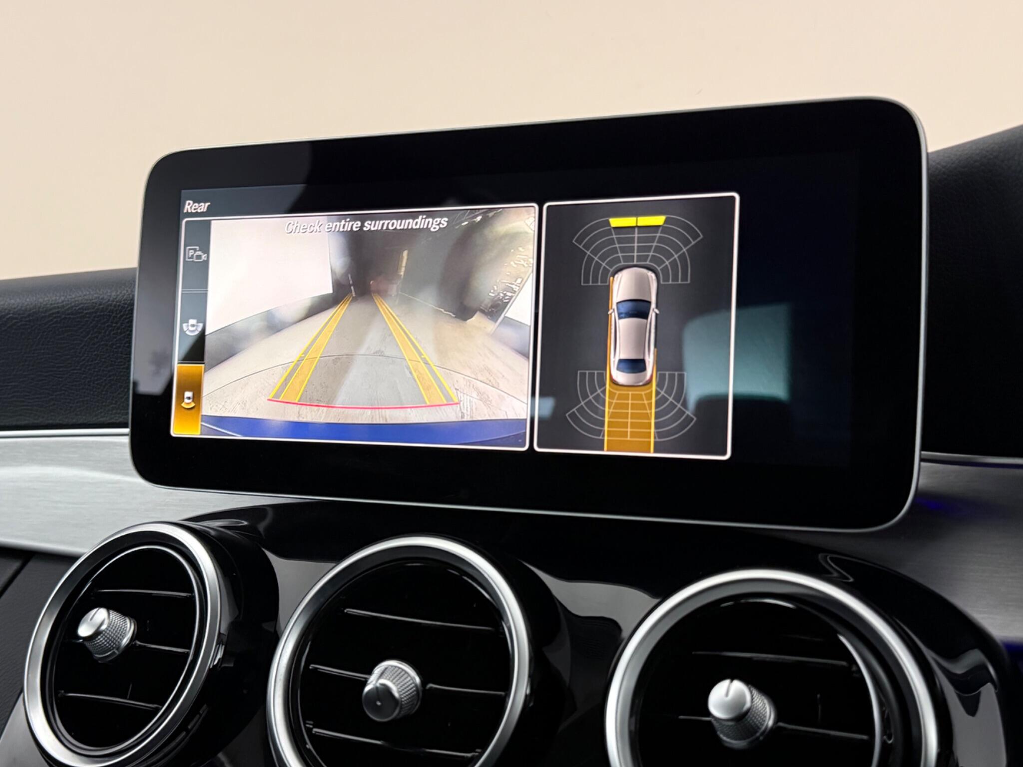 Mercedes-Benz C-Class view 29
