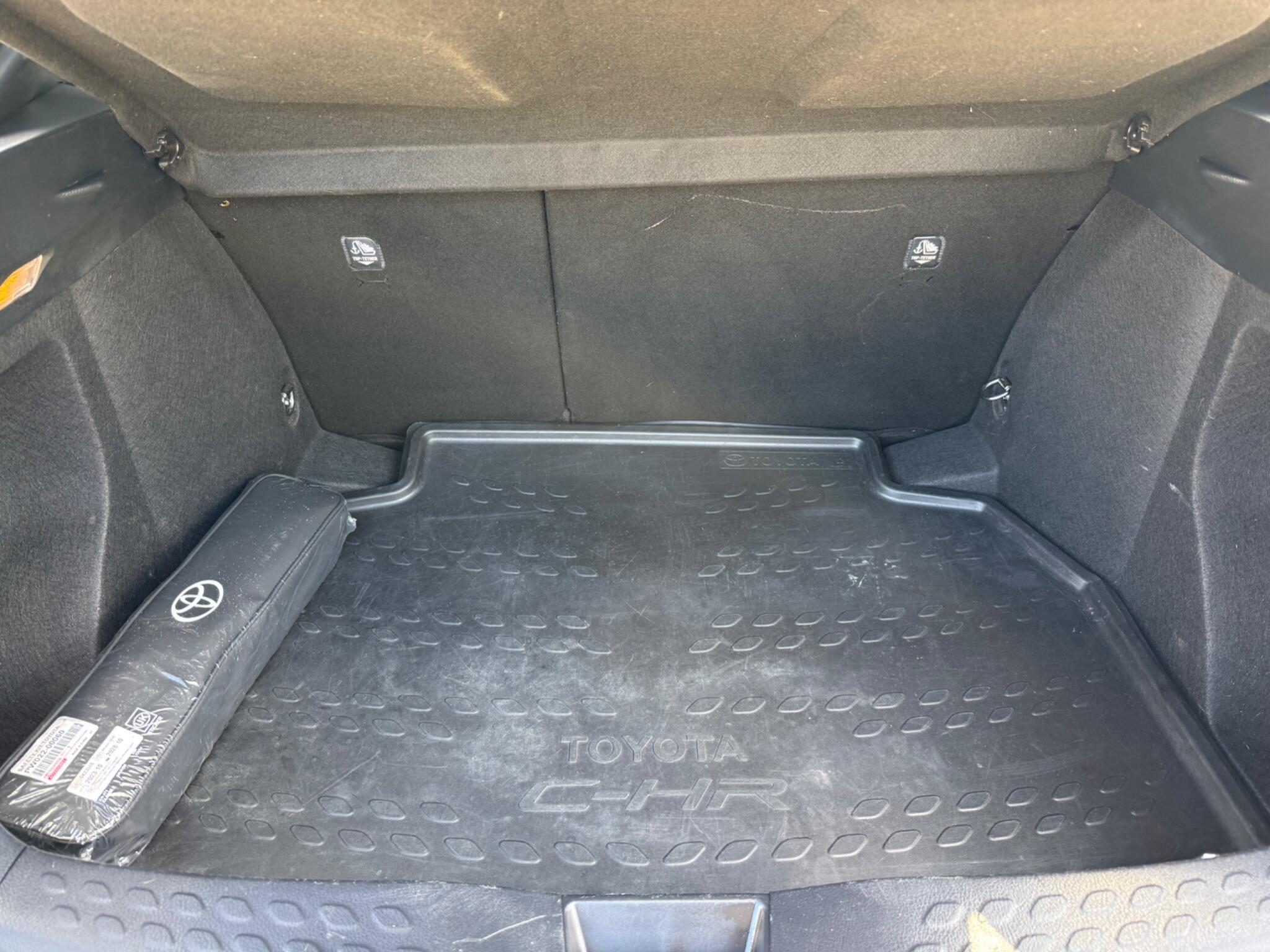 Toyota C-HR view 12