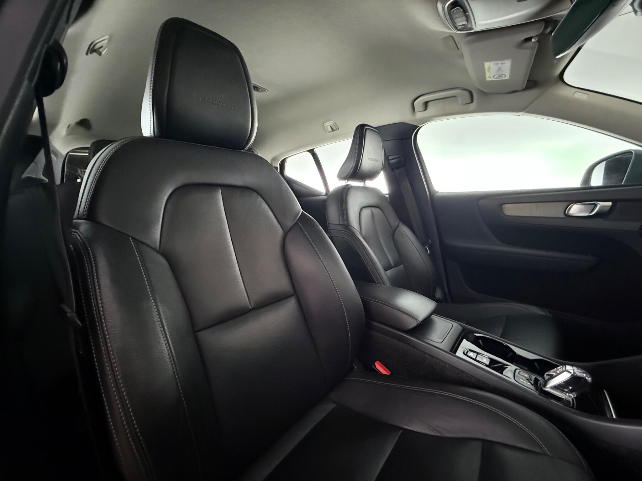 Volvo XC40 view 28