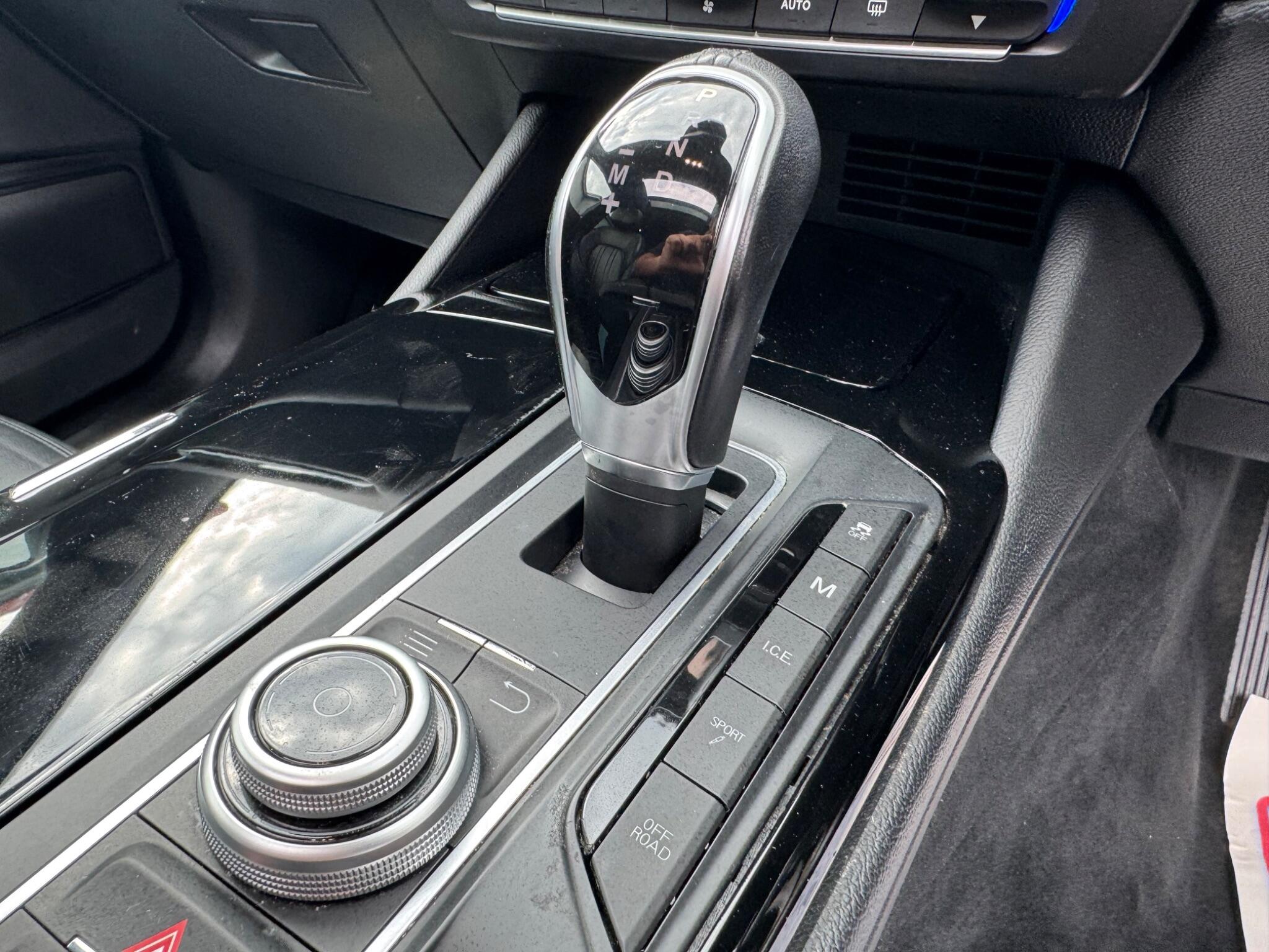 Maserati Levante view 17