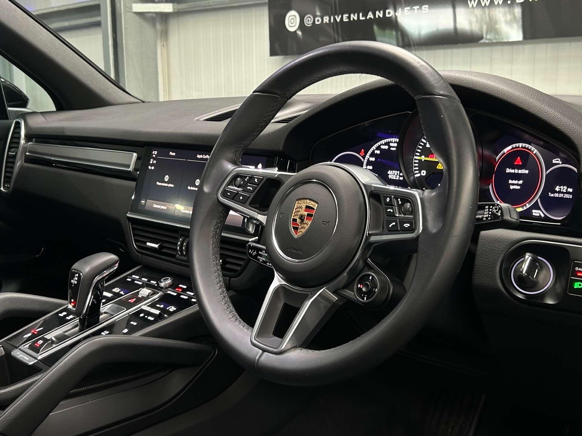 Porsche Cayenne view 21