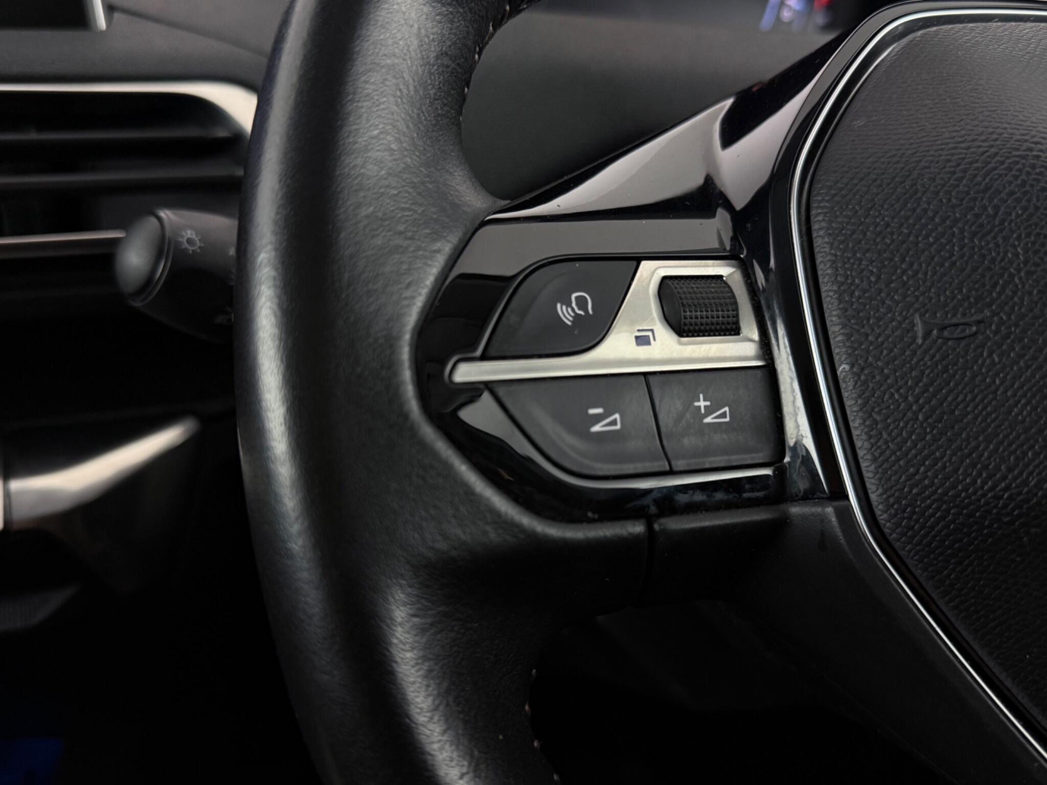 Peugeot 5008 view 13