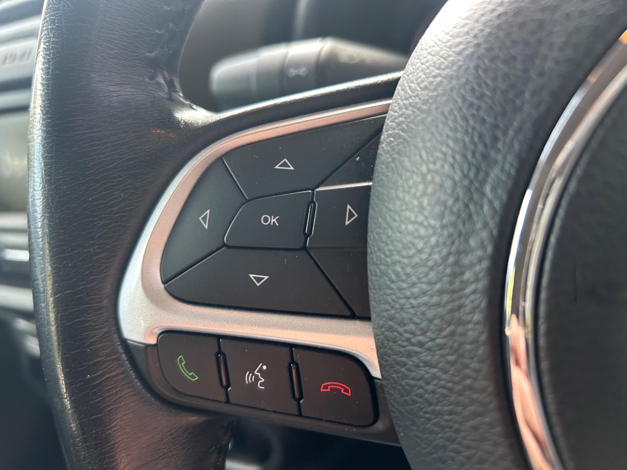 Jeep Renegade view 24