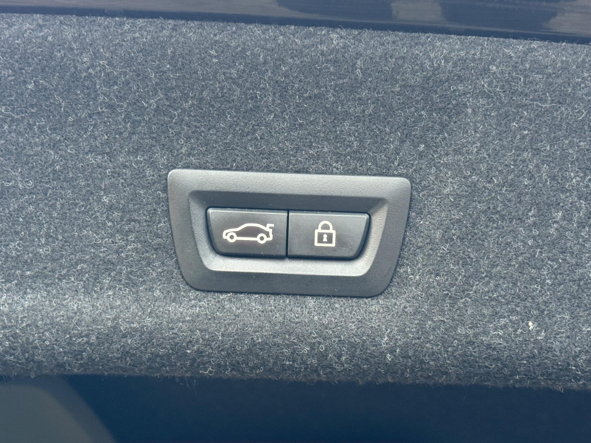 BMW 3 Series - Image 32