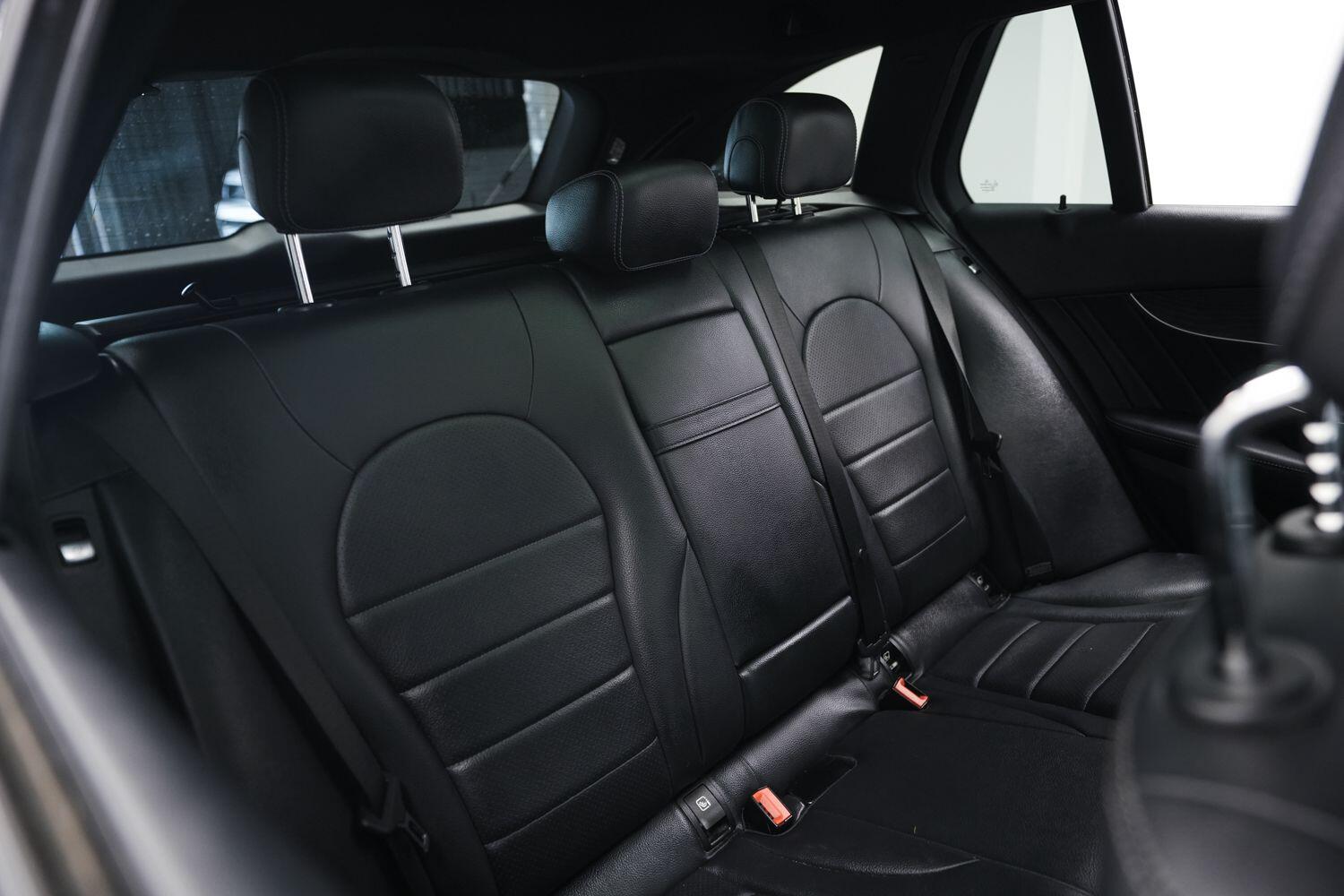Mercedes-Benz C Class view 13