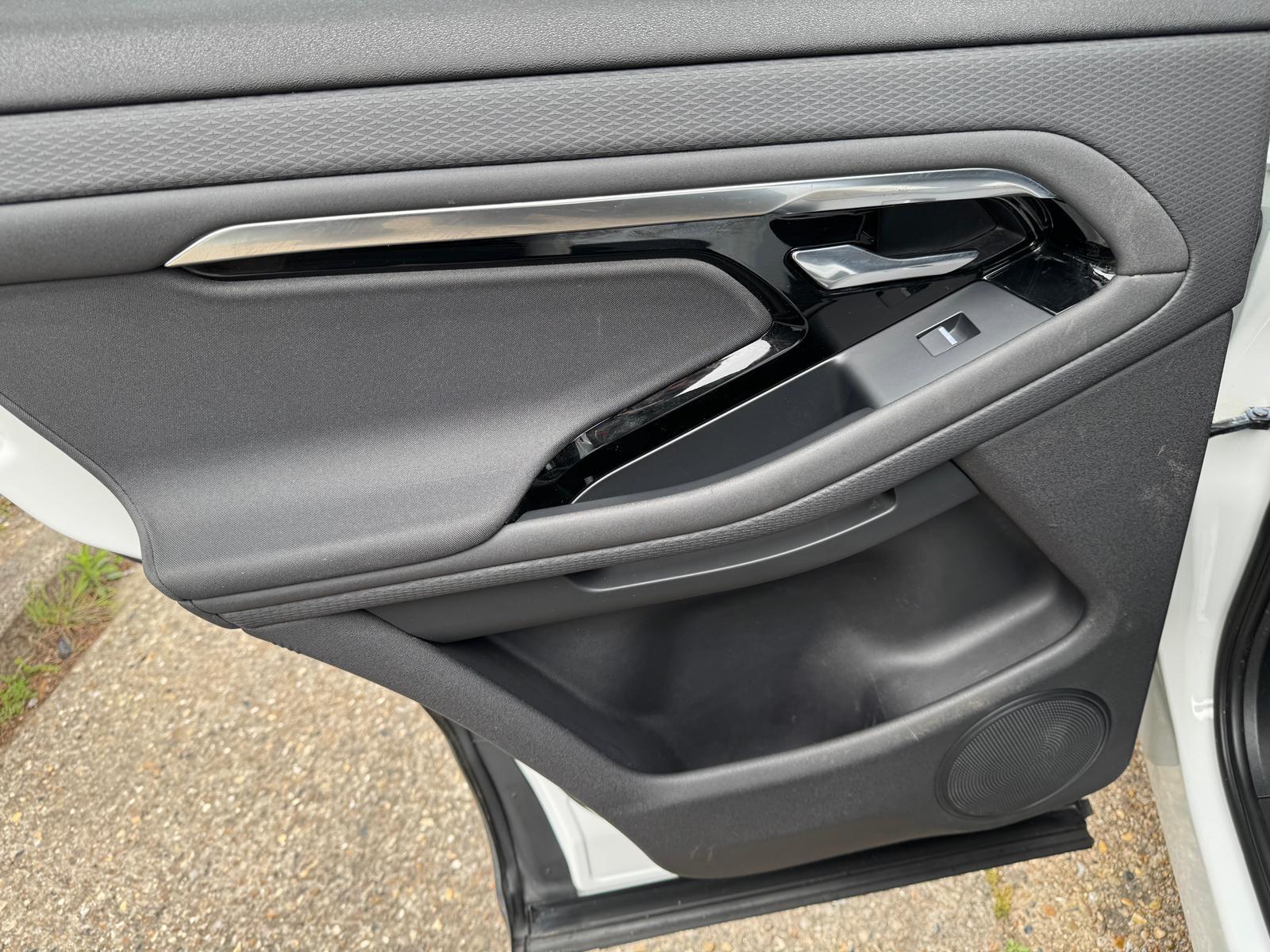 Land Rover Range Rover Evoque view 18