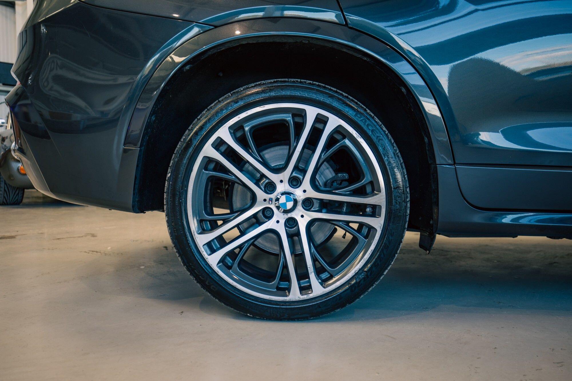 BMW X4 view 7
