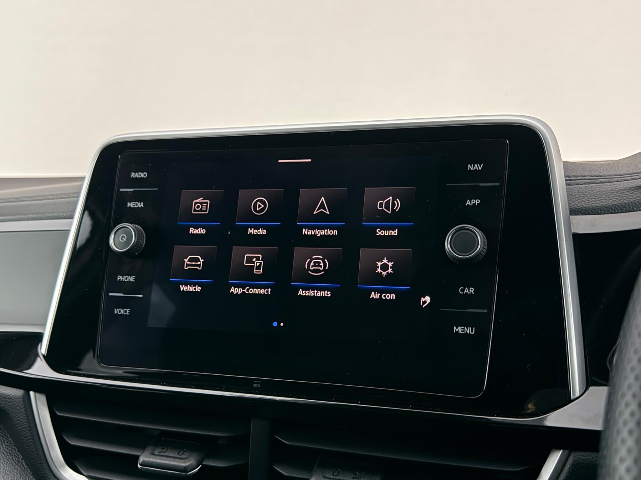 Volkswagen T-Roc view 22