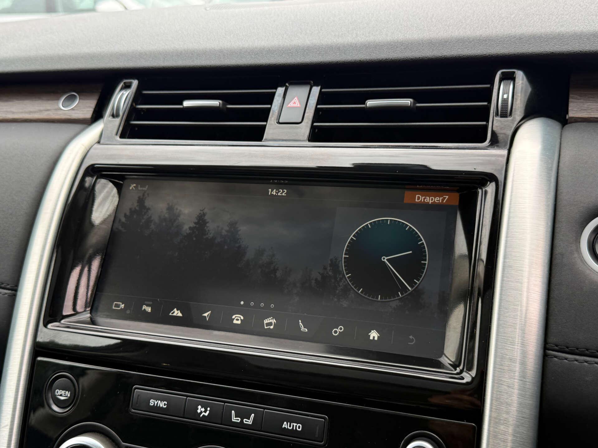 Land Rover Discovery view 60