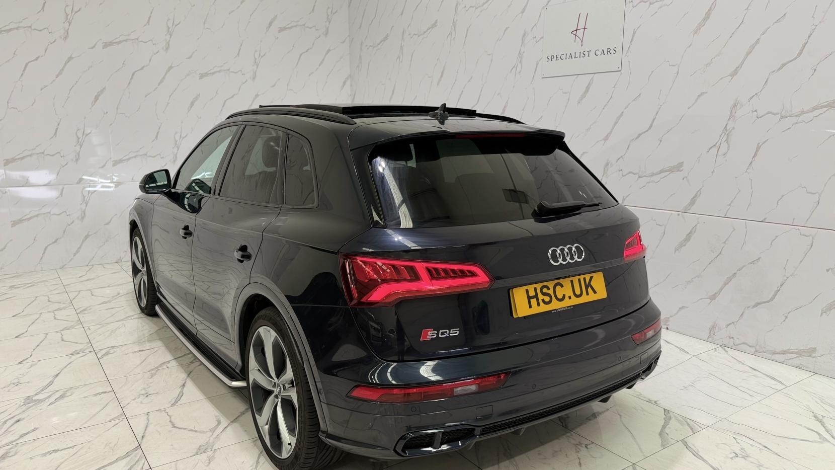 Audi SQ5 view 44