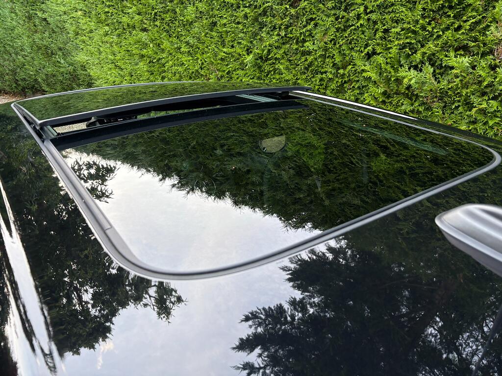 Mini Hatch view 30