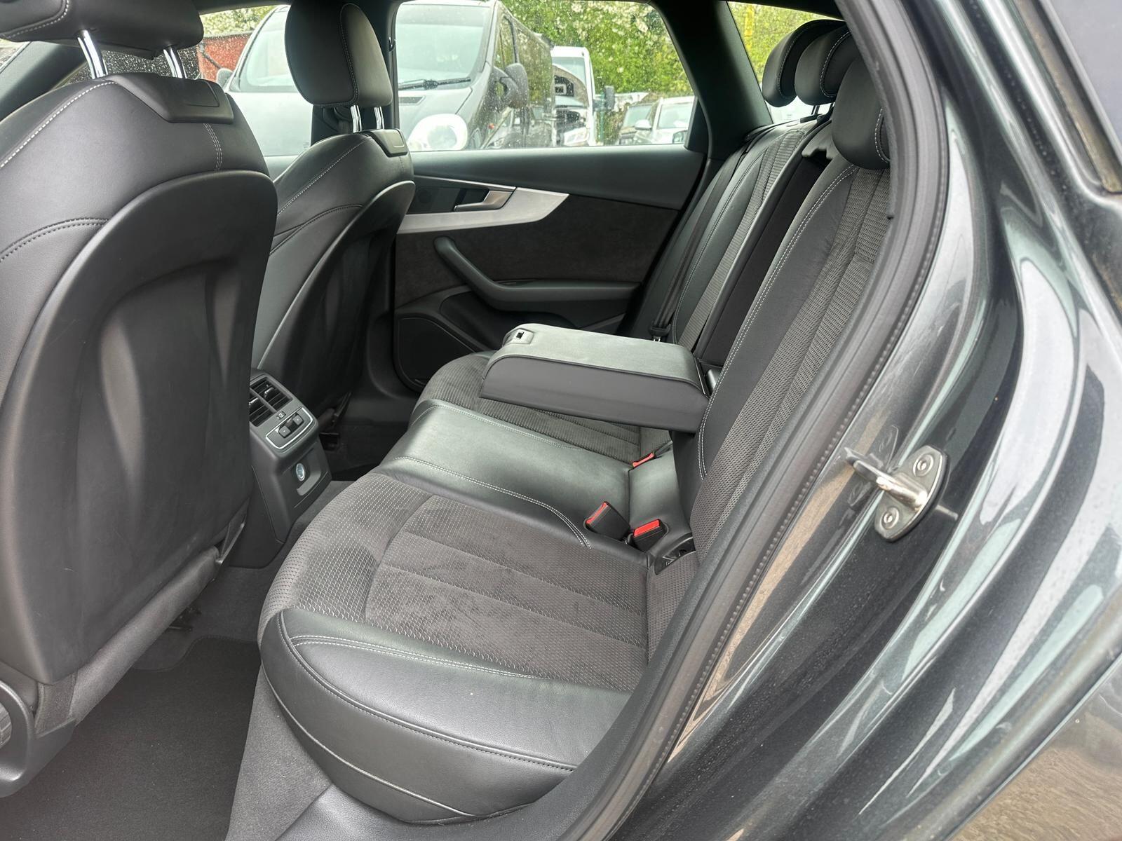 Audi A4 Avant view 11