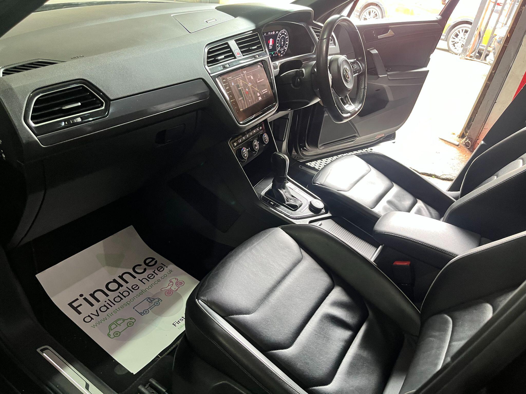 Volkswagen Tiguan view 11