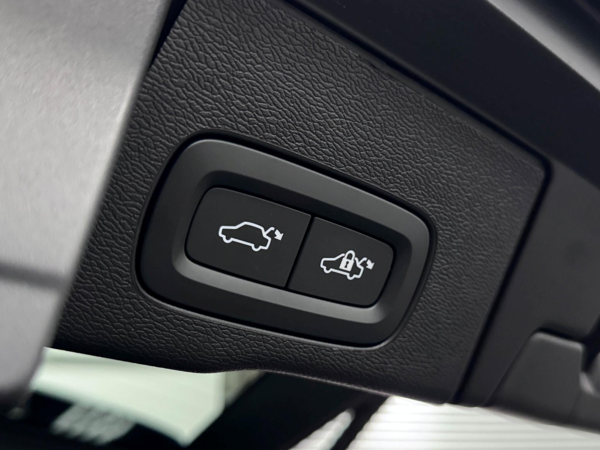 Volvo XC60 view 8