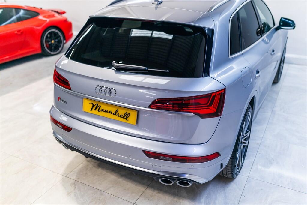 Audi SQ5 view 23