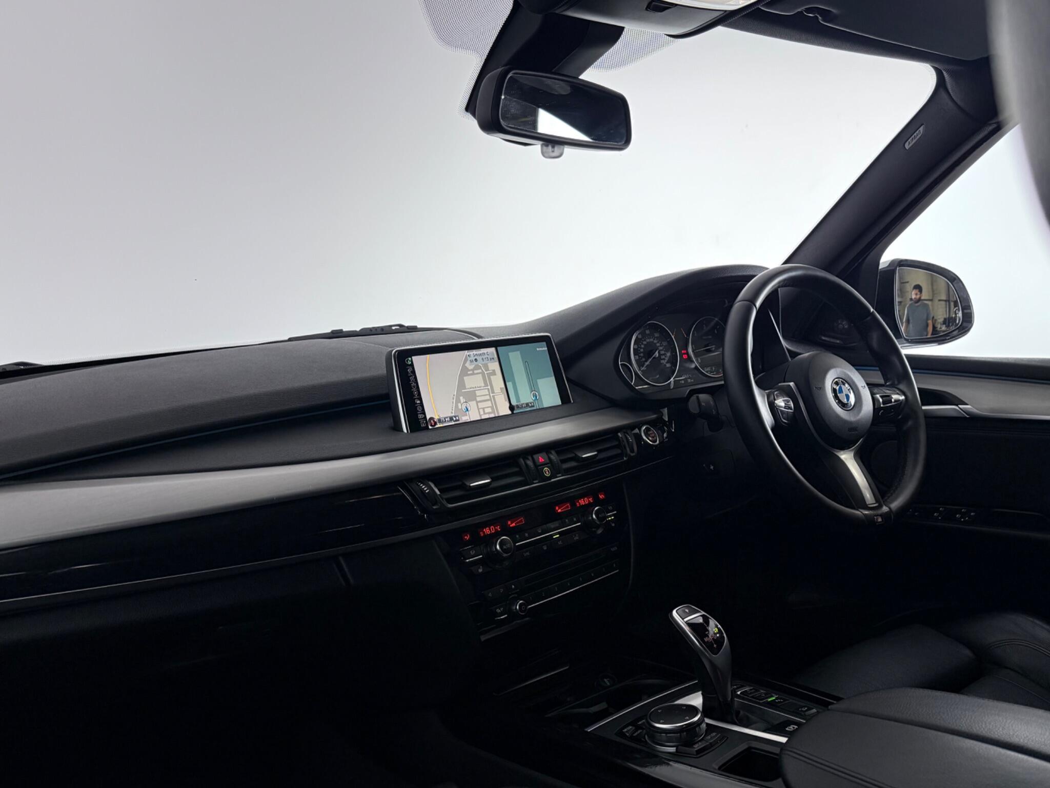 BMW X5 view 17