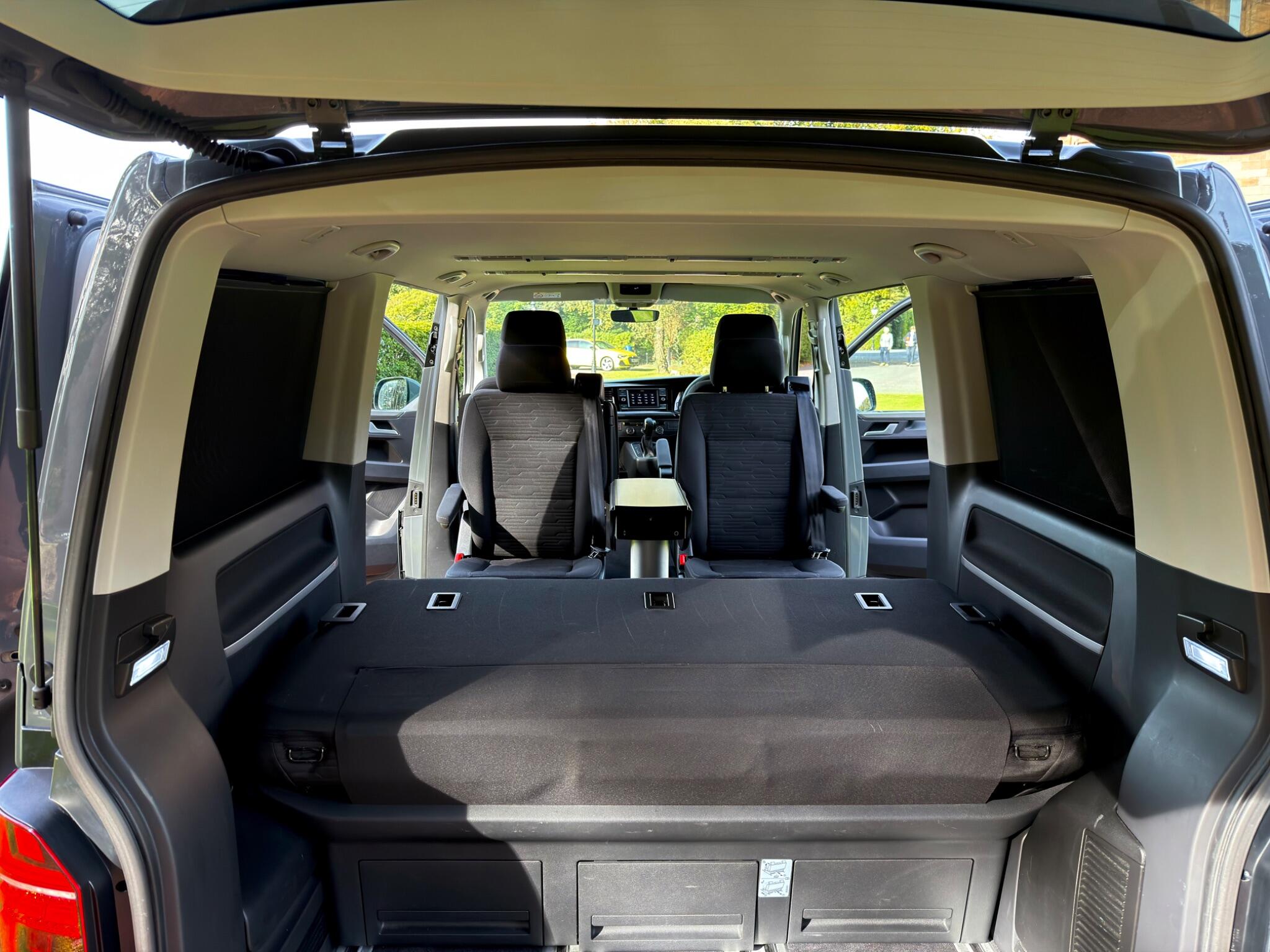 Volkswagen Caravelle view 24