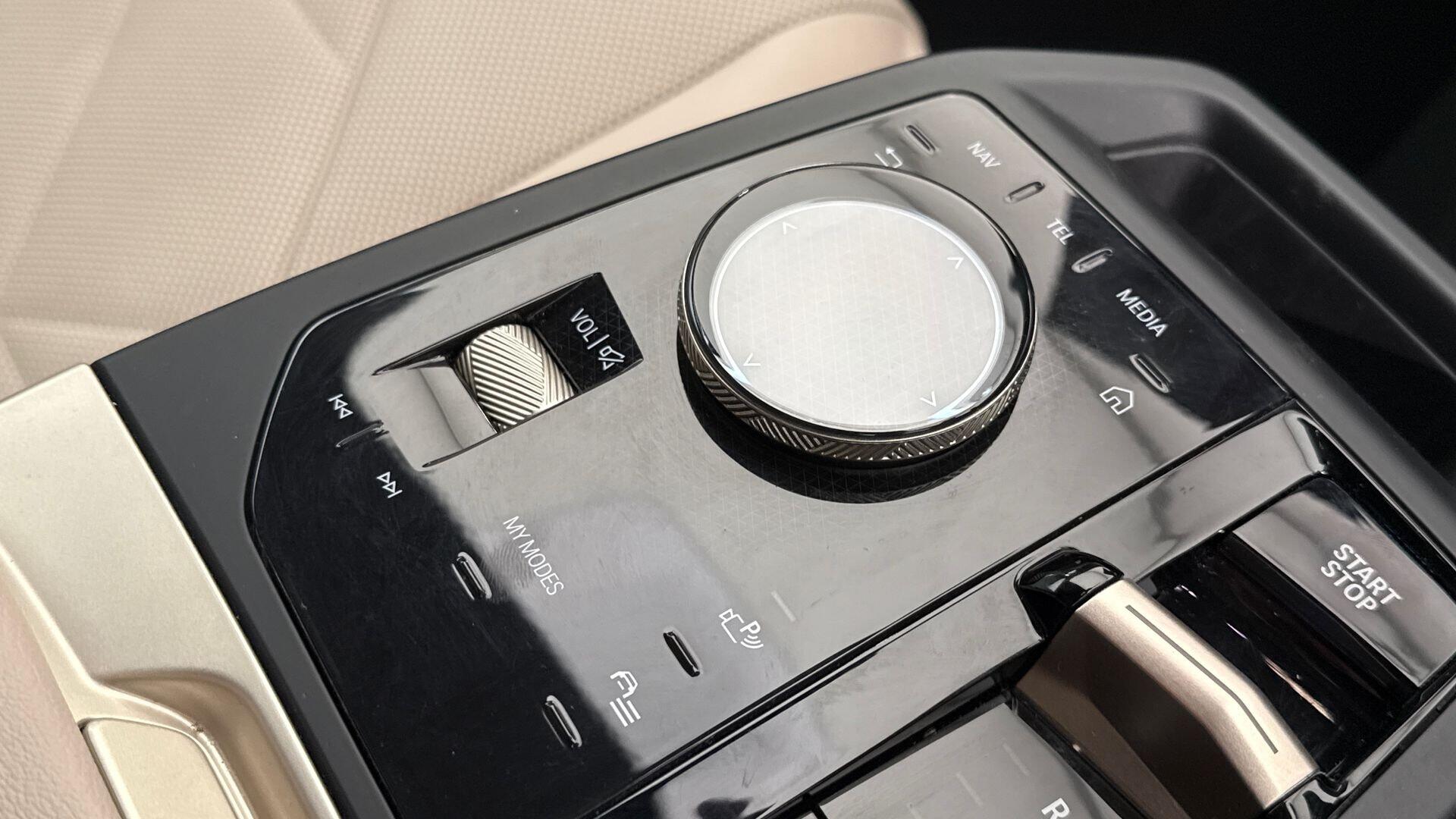 BMW Ix view 20