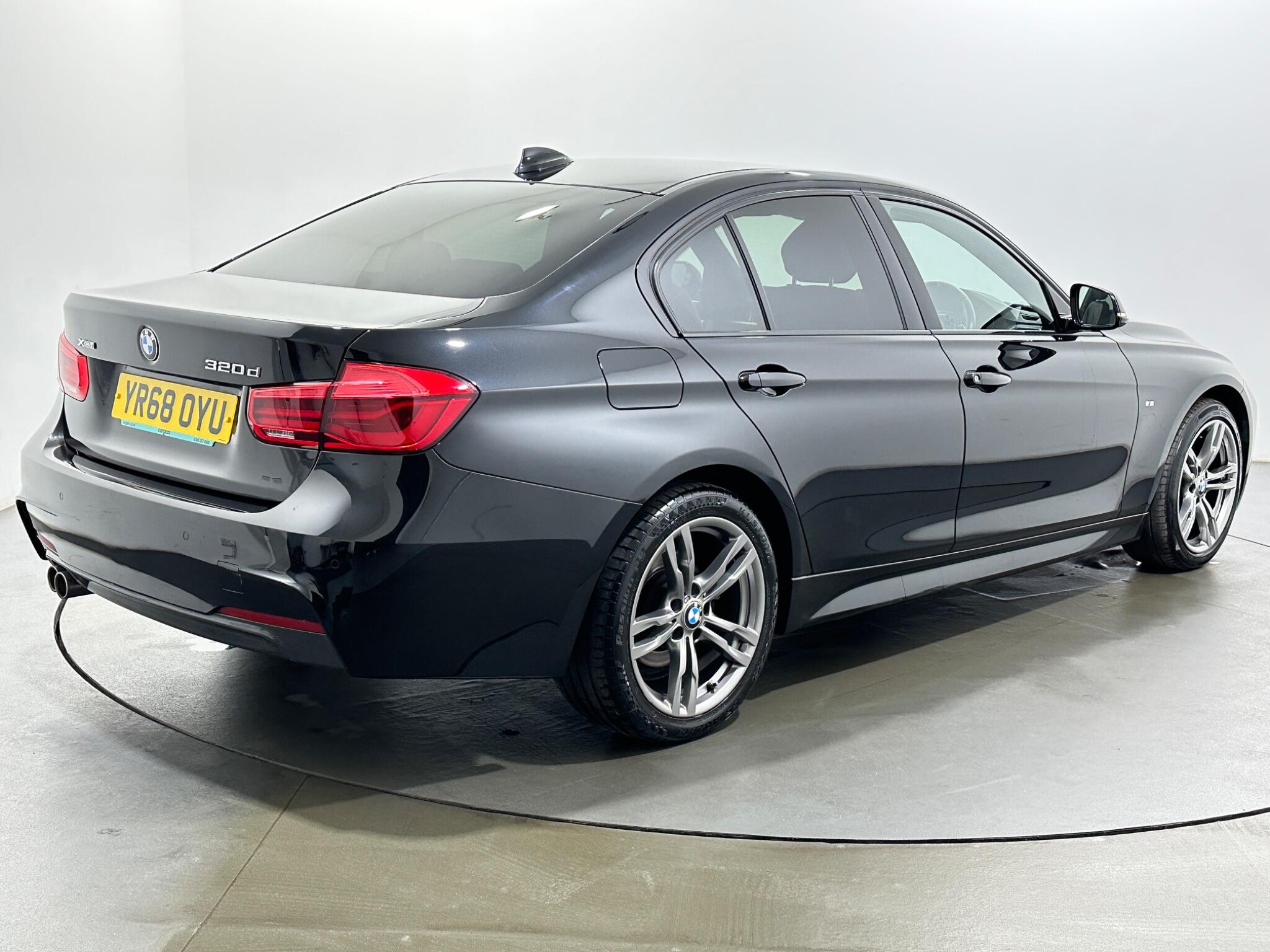 BMW 3 Series view 8