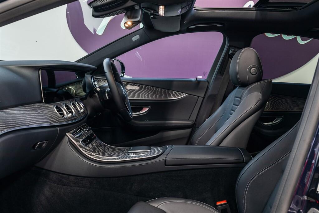 Mercedes-Benz E-Class view 9