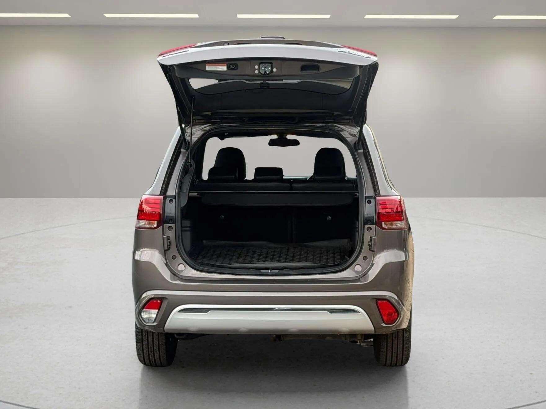 Mitsubishi Outlander view 64
