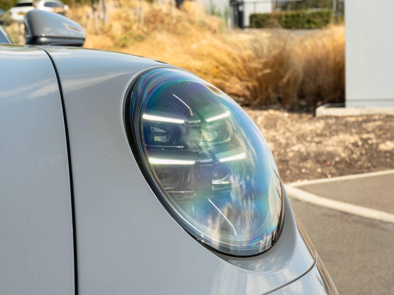Porsche 911 view 16
