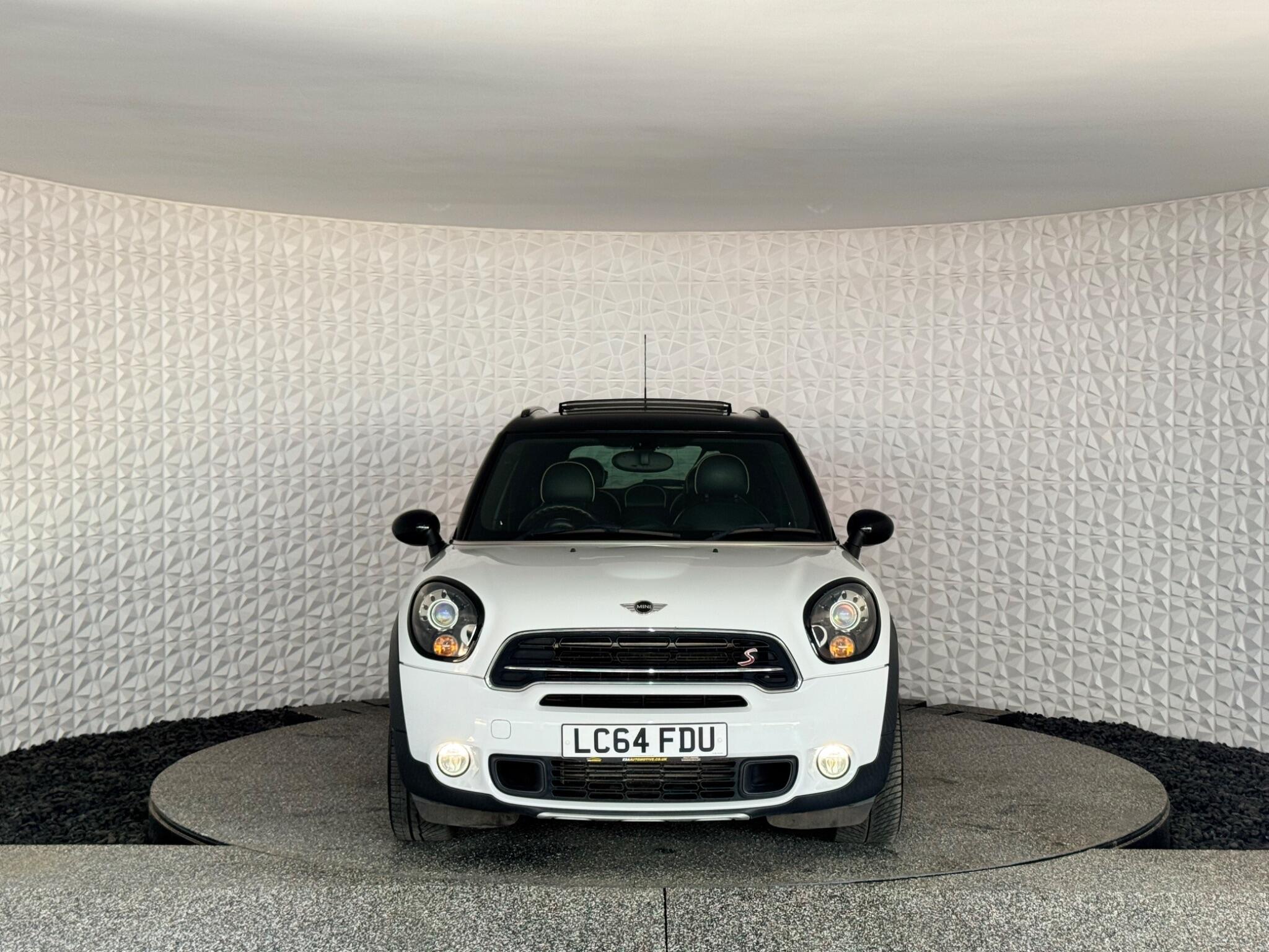Mini Countryman view 26