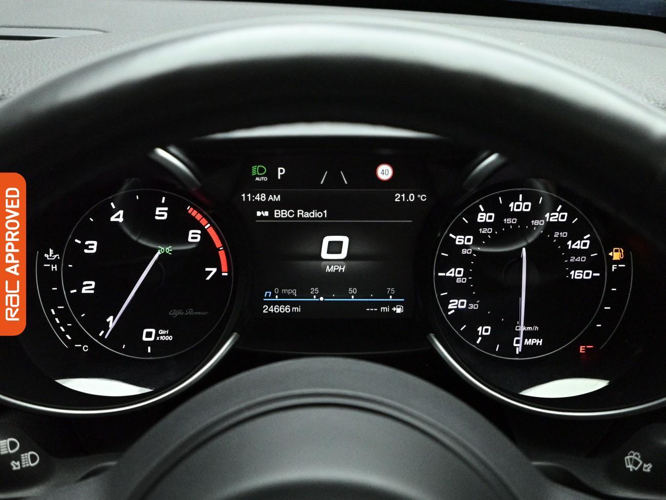 Alfa Romeo Giulia view 11