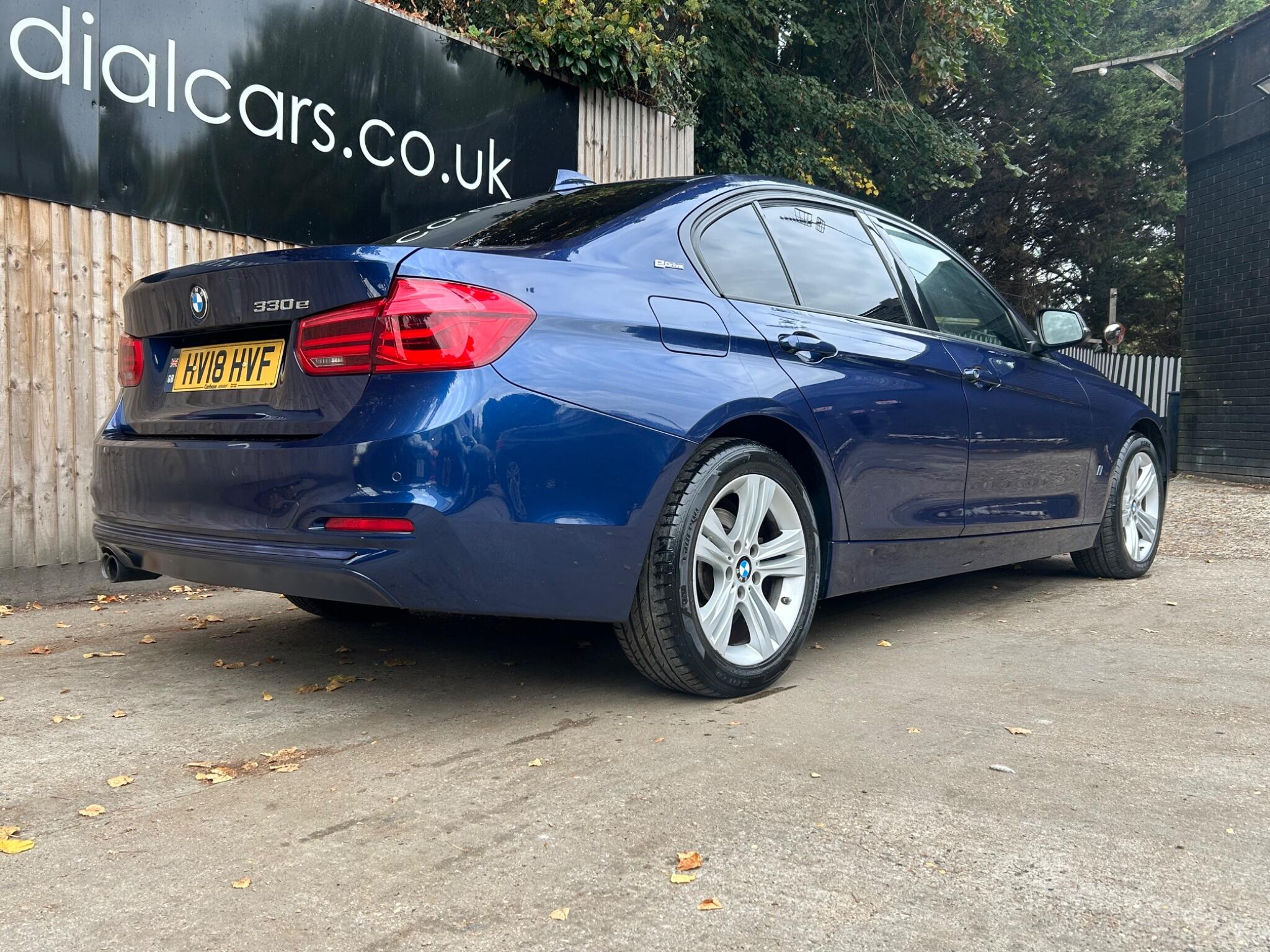 BMW 3 Series view 17