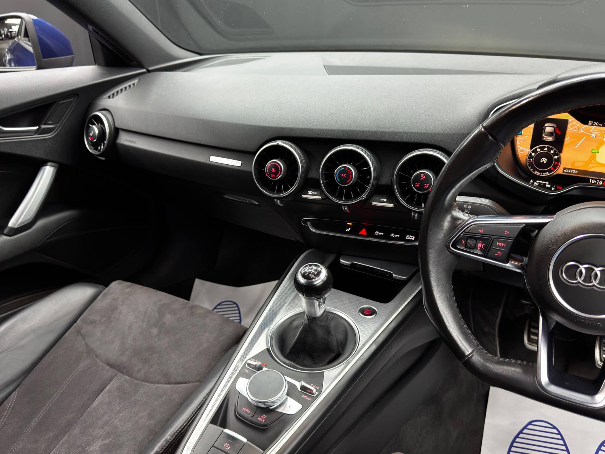 Audi TT view 26