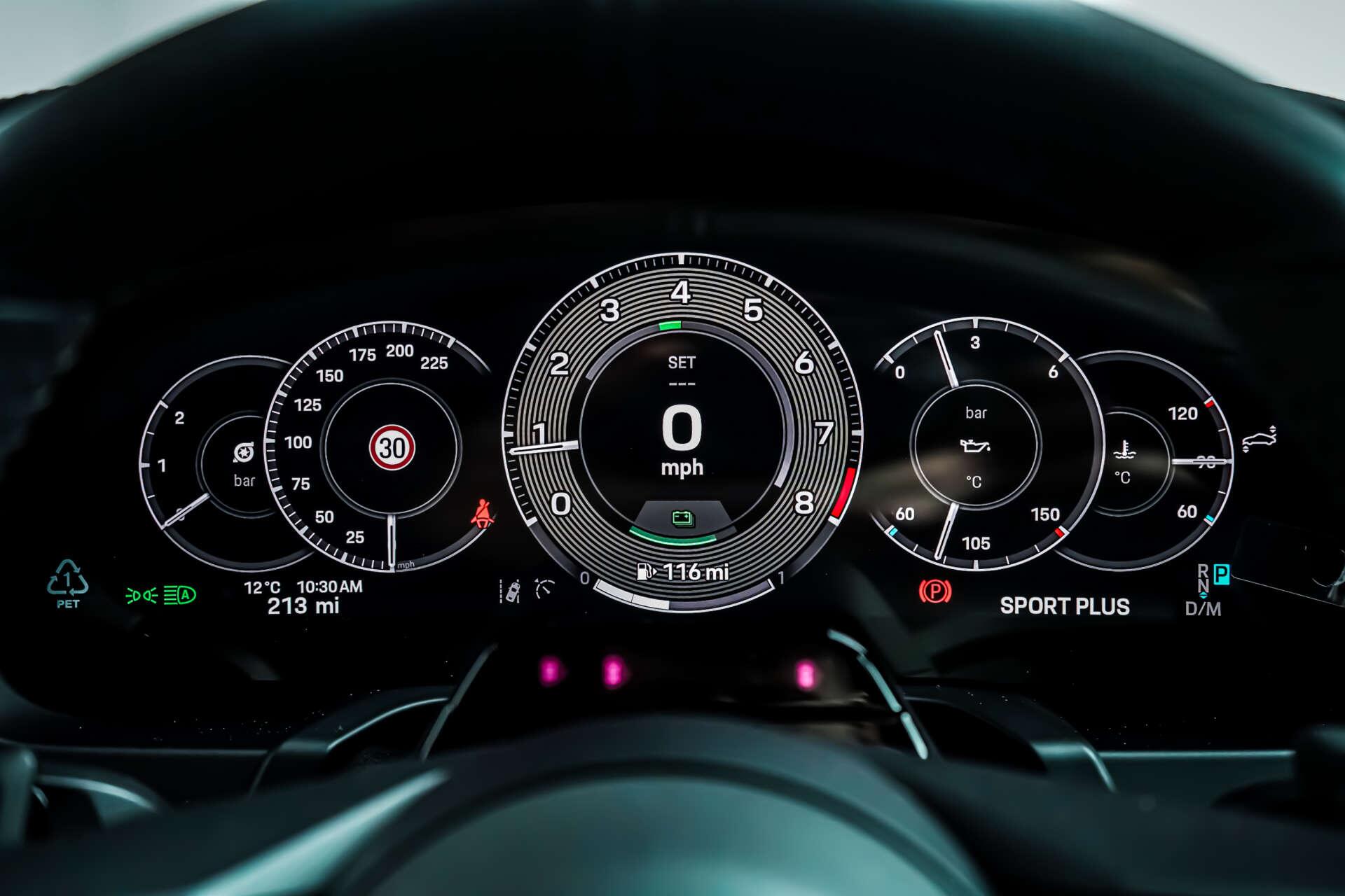 Porsche 911 view 25