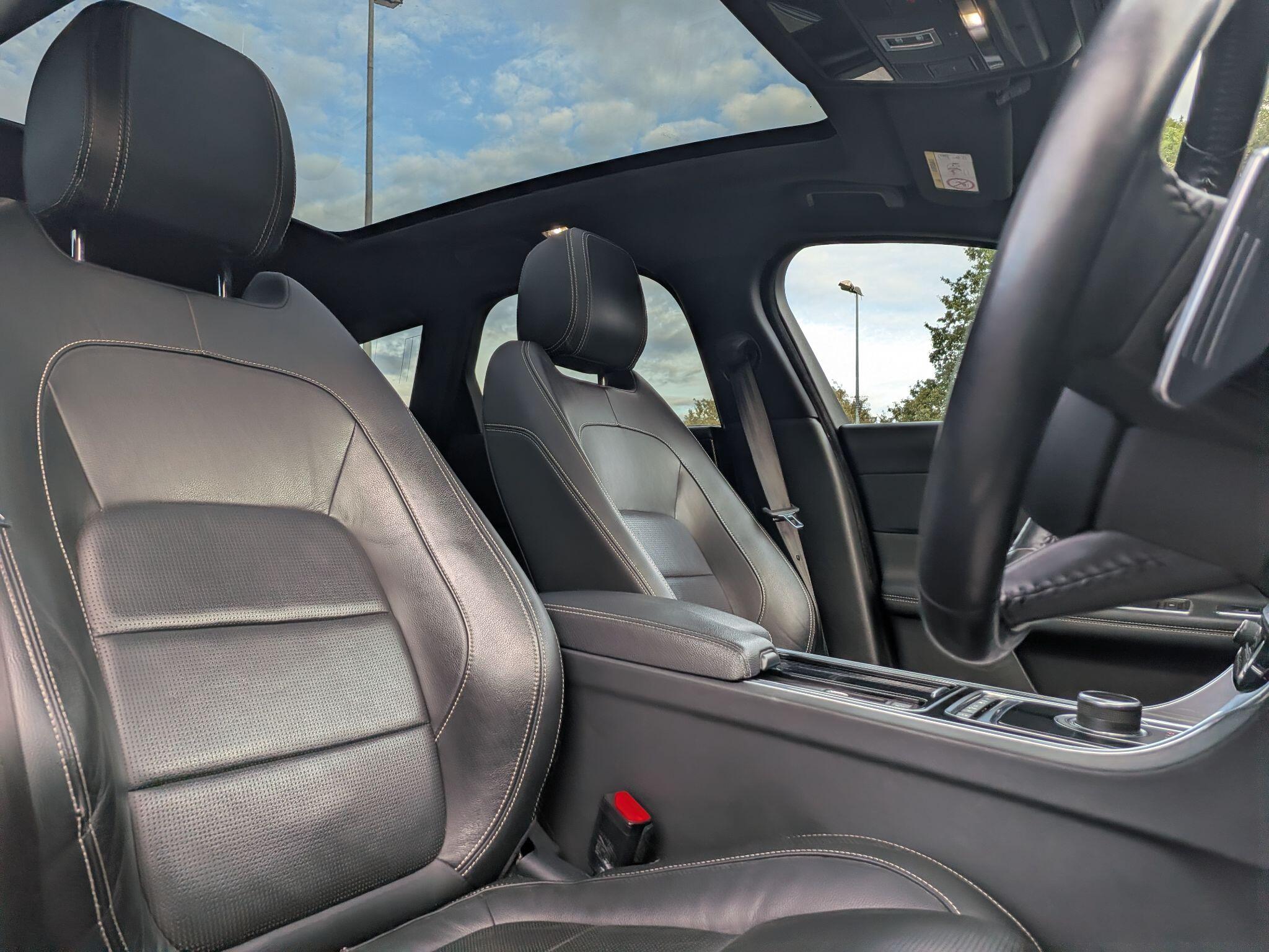 Jaguar XF view 17