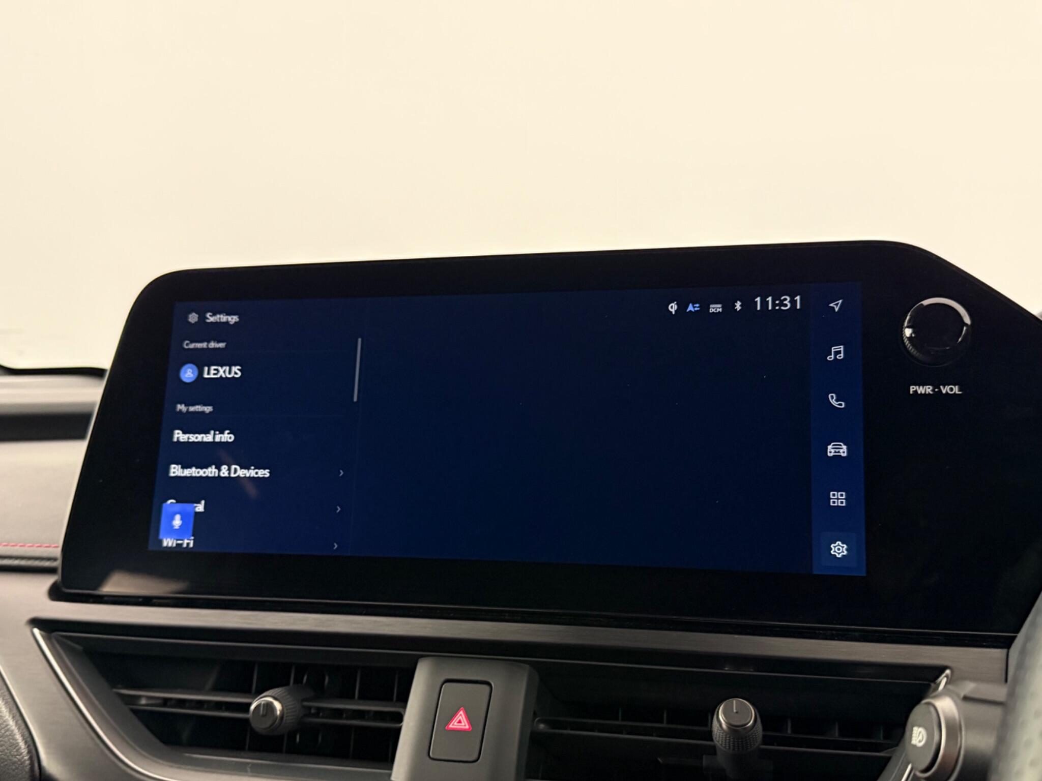 Lexus Ux view 34
