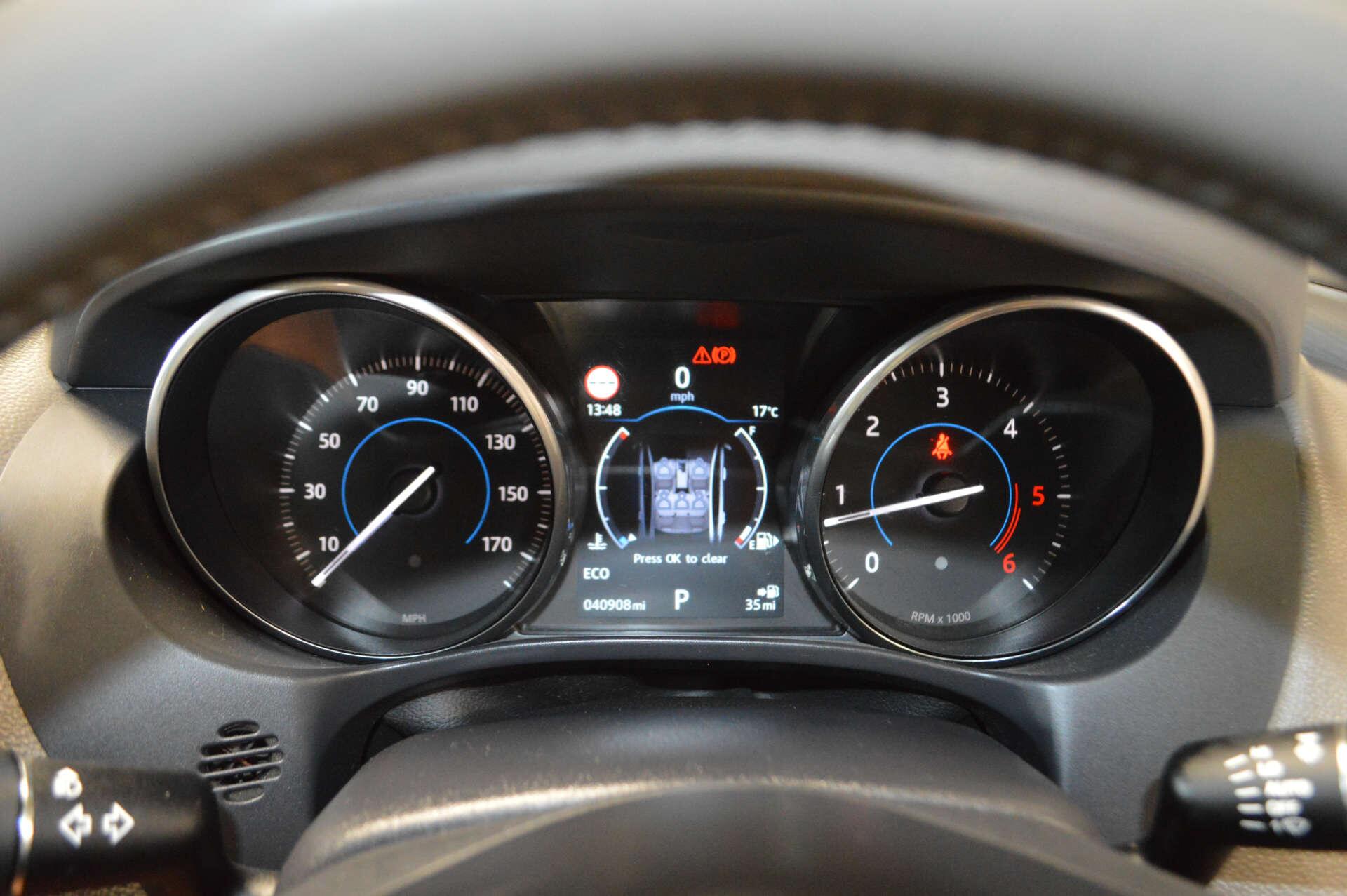 Jaguar Xe view 21