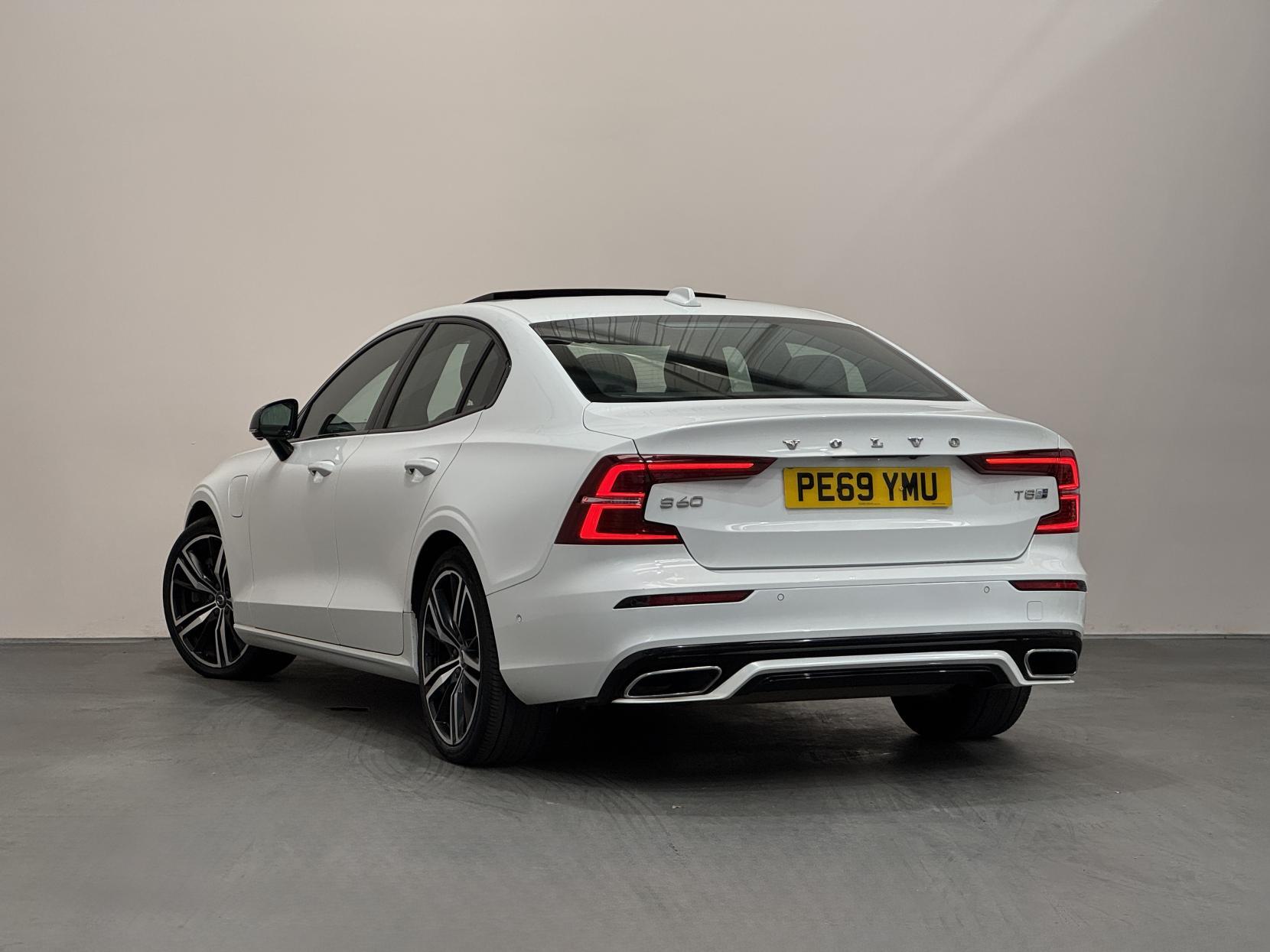 Volvo S60 view 10