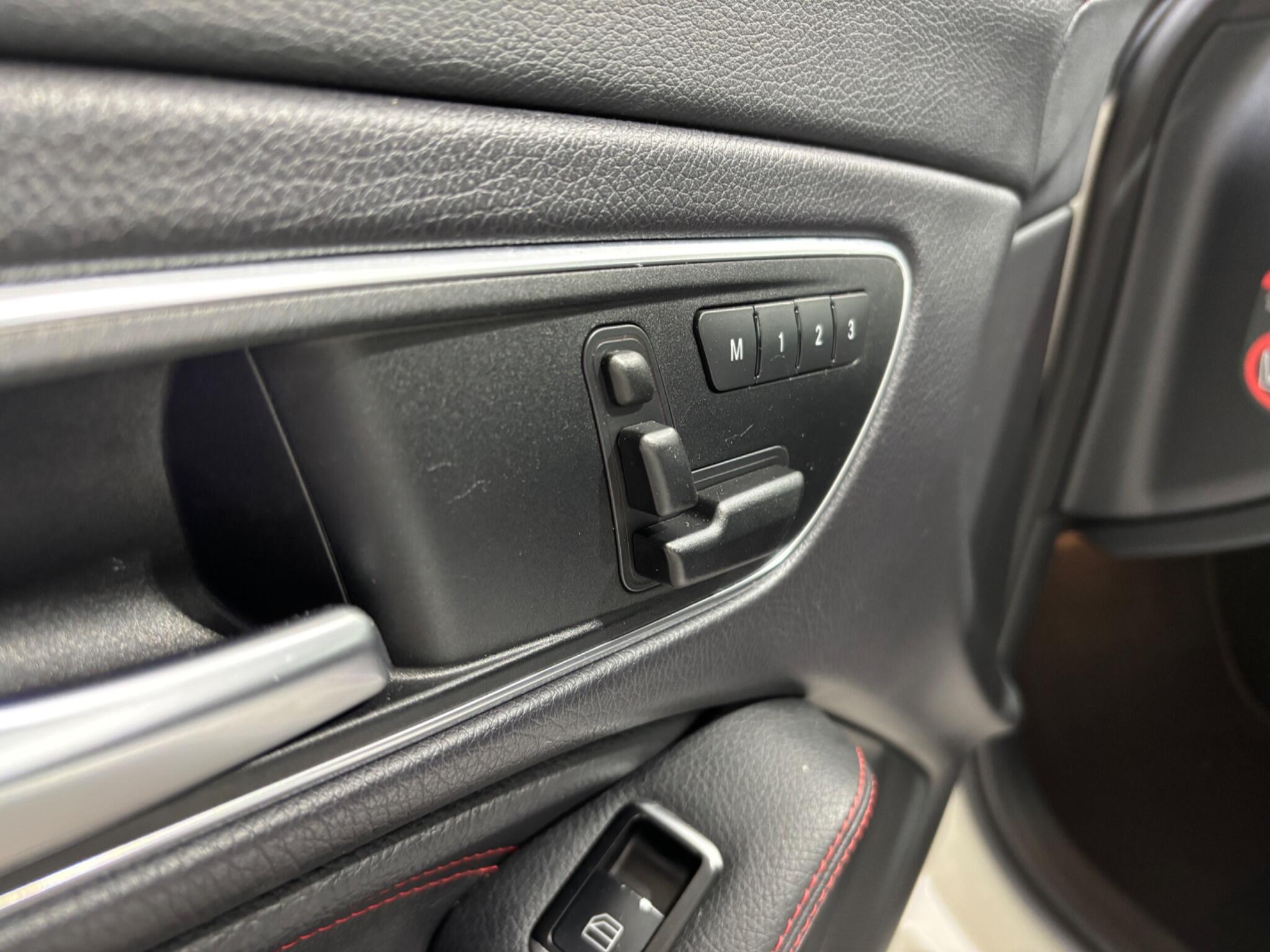Mercedes-Benz Cla view 24