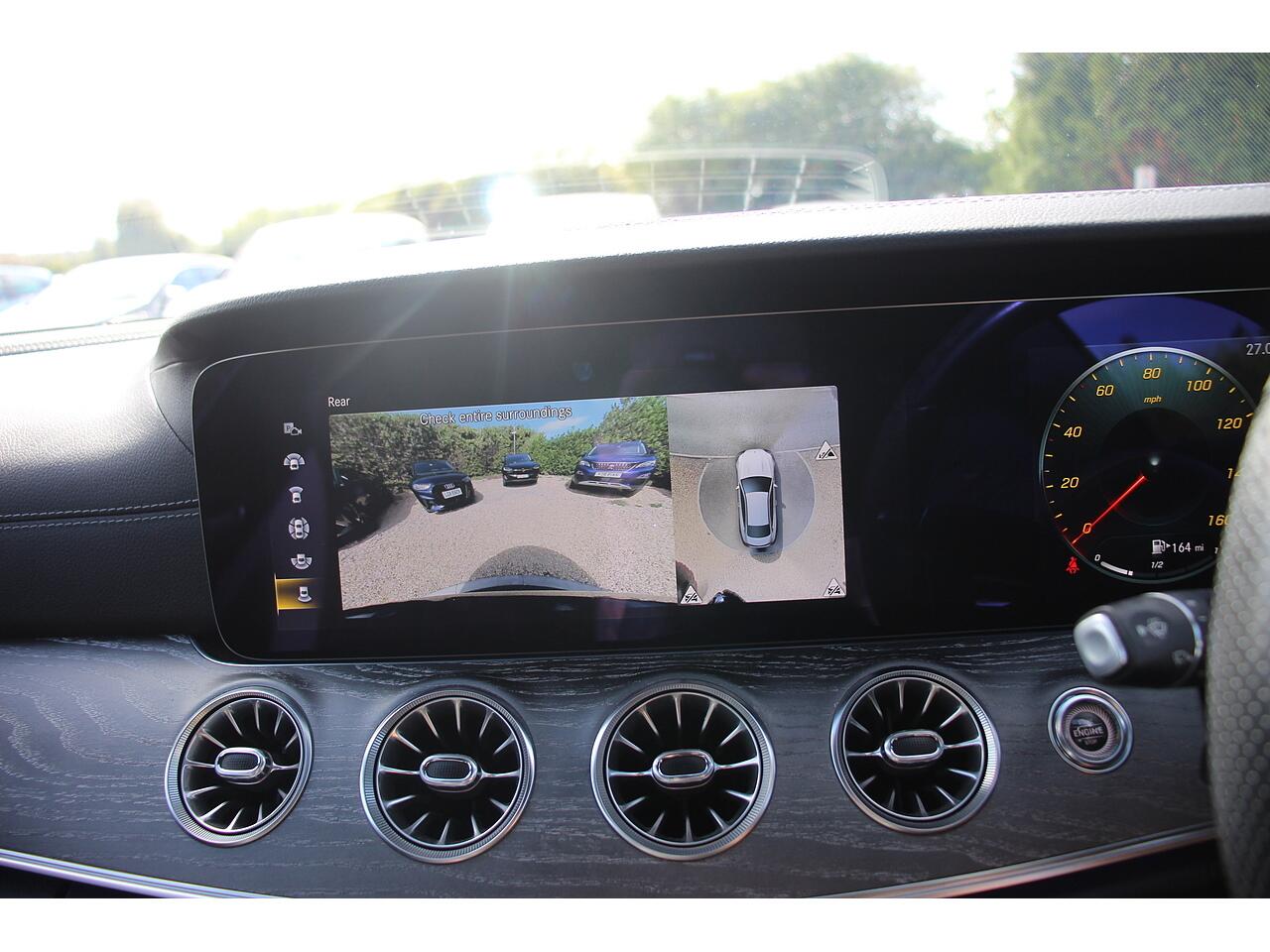 Mercedes-Benz E Class view 28