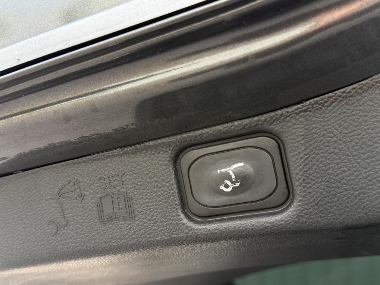 Ford Galaxy view 38