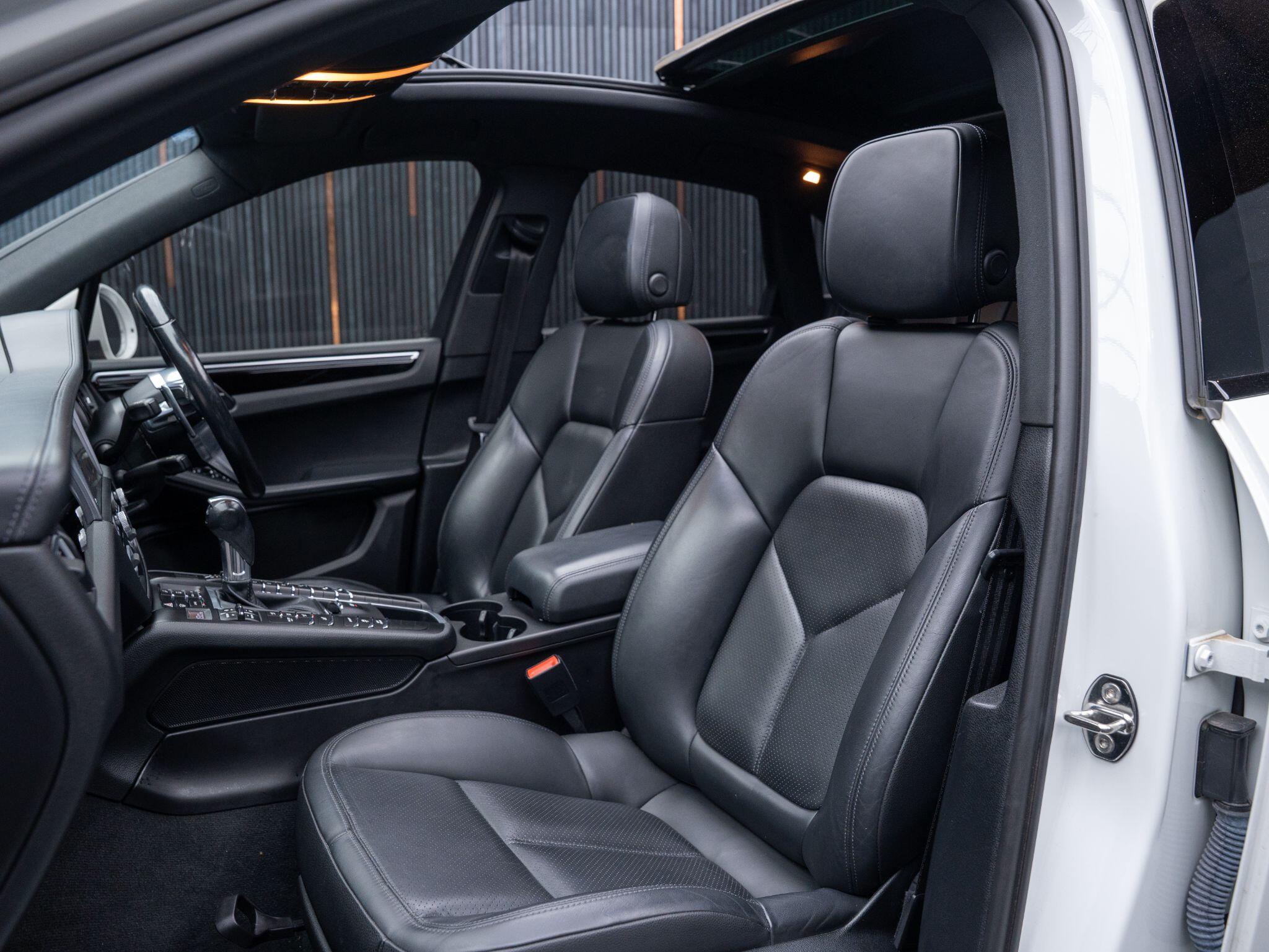 Porsche Macan view 31