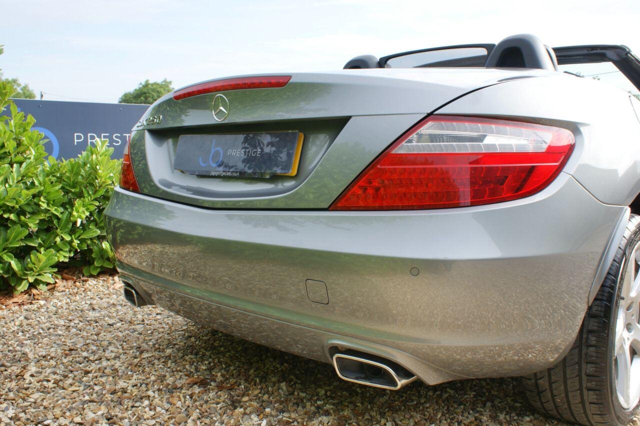 Mercedes-Benz SLK view 11
